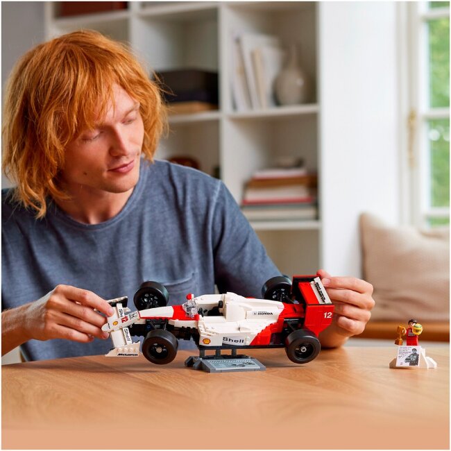 Конструктор LEGO® Icons McLaren MP4/4 и Ayrton Senna 10330