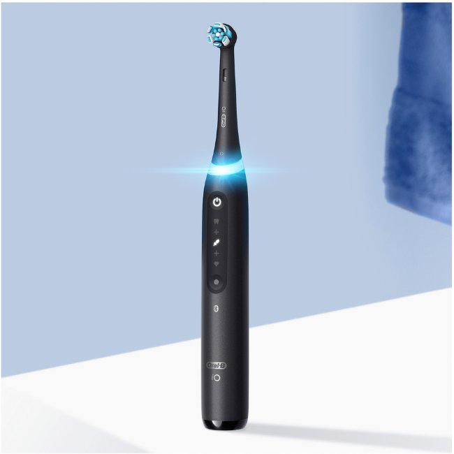 Электрическая зубная щетка Oral-B iO 5S Black с технологией Braun Электрическая зубная щетка Oral-B iO 5S Black с технологией Braun