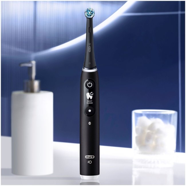 Электрическая зубная щетка Oral-B iO 6S Black с технологией Braun Электрическая зубная щетка Oral-B iO 6S Black с технологией Braun