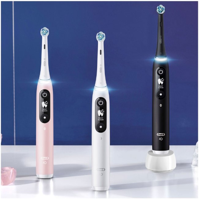 Электрическая зубная щетка Oral-B iO 6S Black с технологией Braun Электрическая зубная щетка Oral-B iO 6S Black с технологией Braun